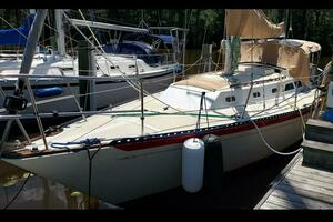 1977 Islander 36 thumbnail 2