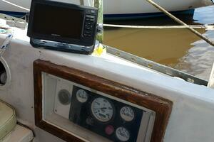 1977 Islander 36 thumbnail 18