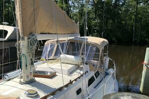 1977 Islander 36 thumbnail 4
