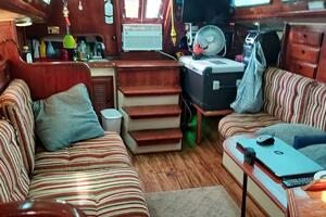 1977 Islander 36 thumbnail 30