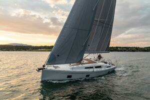 2023 Hanse 418 thumbnail 3