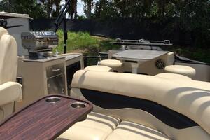 25ft Aqua Patio Yacht For Sale