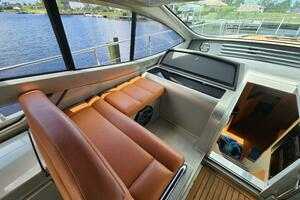 2006 Pershing thumbnail 10