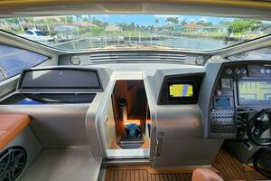2006 Pershing thumbnail 12