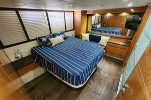 2006 Pershing thumbnail 17