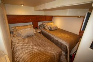 2008 Rinker 40 Express Cruiser thumbnail 3