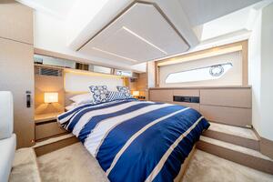 V  amp  A 46ft Prestige Yacht For Sale