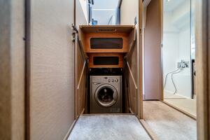 V  amp  A 46ft Prestige Yacht For Sale