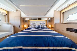 V  amp  A 46ft Prestige Yacht For Sale