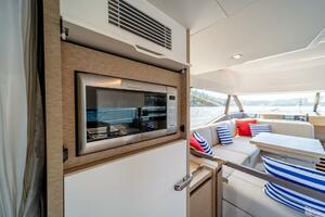 V  amp  A 46ft Prestige Yacht For Sale