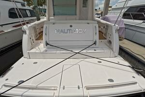 2004 Tiara Sport 5200 Sovran Salon thumbnail 2