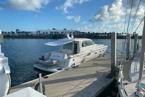 2004 Tiara Sport 5200 Sovran Salon thumbnail 1
