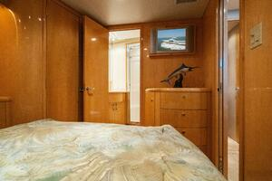 2003 Hatteras 54 Convertible thumbnail 26