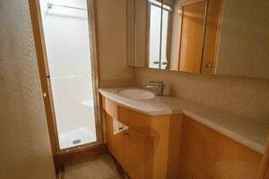 2003 Hatteras 54 Convertible thumbnail 19