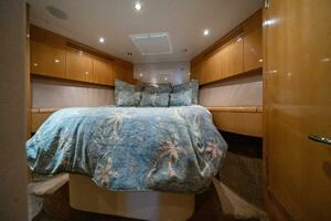 2003 Hatteras 54 Convertible thumbnail 27
