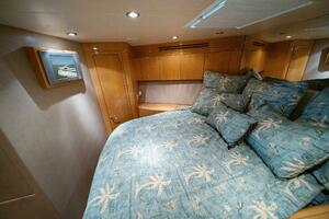 2003 Hatteras 54 Convertible thumbnail 31
