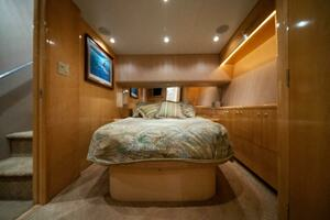 2003 Hatteras 54 Convertible thumbnail 34