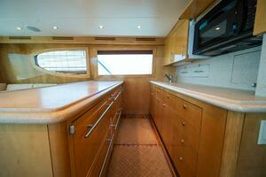 2003 Hatteras 54 Convertible thumbnail 15
