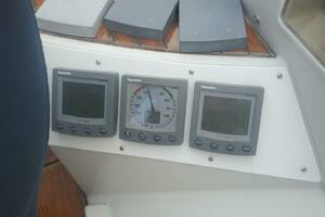 1985 Beneteau First 375 thumbnail 10
