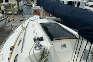 LOVE  31ft Beneteau Yacht For Sale