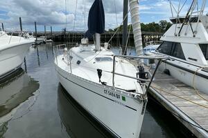 LOVE  31ft Beneteau Yacht For Sale