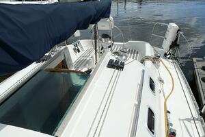 LOVE  31ft Beneteau Yacht For Sale