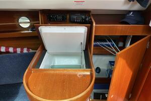 LOVE  31ft Beneteau Yacht For Sale