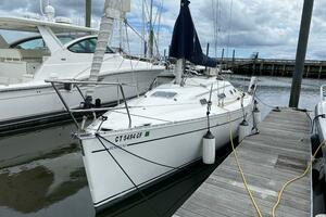 LOVE  31ft Beneteau Yacht For Sale