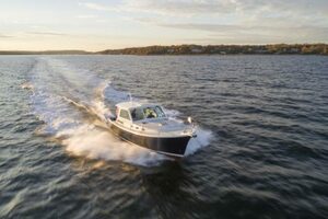 Photo 3815826 for 2027 Back Cove 372 Express  