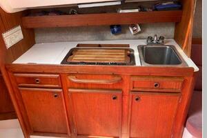 Moxie 27ft Pearson Yacht For Sale