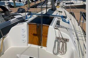 Moxie 27ft Pearson Yacht For Sale