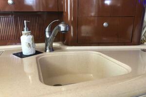 Photo 3821896 for 2008 Sea Ray 340 Sundancer  