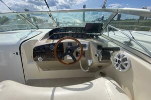 Photo 3829251 for 2000 Rinker Fiesta Vee 340  