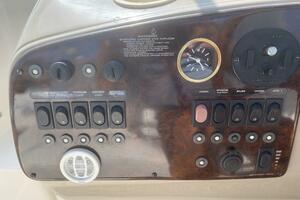 Photo 3829257 for 2000 Rinker Fiesta Vee 340  