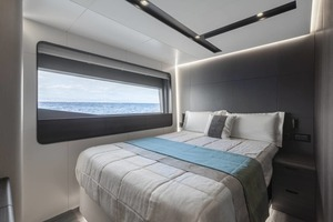 2024 Astondoa AS8 Flybridge thumbnail 30