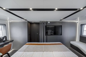 2024 Astondoa AS8 Flybridge thumbnail 26