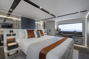 2024 Astondoa AS8 Flybridge thumbnail 25