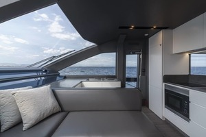 2024 Astondoa AS8 Flybridge thumbnail 23