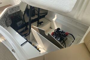 Photo 3832829 for 2023 Sea Ray 310 SLX OB  