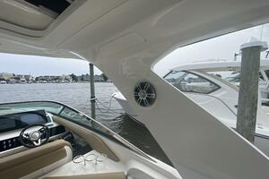 Photo 3832815 for 2023 Sea Ray 310 SLX OB  