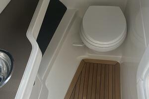 Photo 3832809 for 2023 Sea Ray 310 SLX OB  