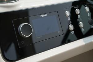 Photo 3832803 for 2023 Sea Ray 310 SLX OB  