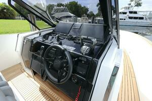 2024 Astondoa 377 Coupe Outboard thumbnail 22