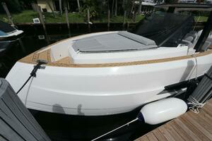 2024 Astondoa 377 Coupe Outboard thumbnail 10