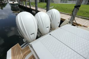 2024 Astondoa 377 Coupe Outboard thumbnail 33
