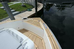 2024 Astondoa 377 Coupe Outboard thumbnail 11