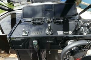 2024 Astondoa 377 Coupe Outboard thumbnail 23