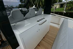 2024 Astondoa 377 Coupe Outboard thumbnail 25