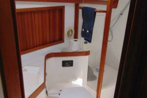 2004 Sabre Flybridge thumbnail 20