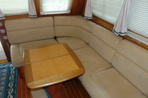 2004 Sabre Flybridge thumbnail 9